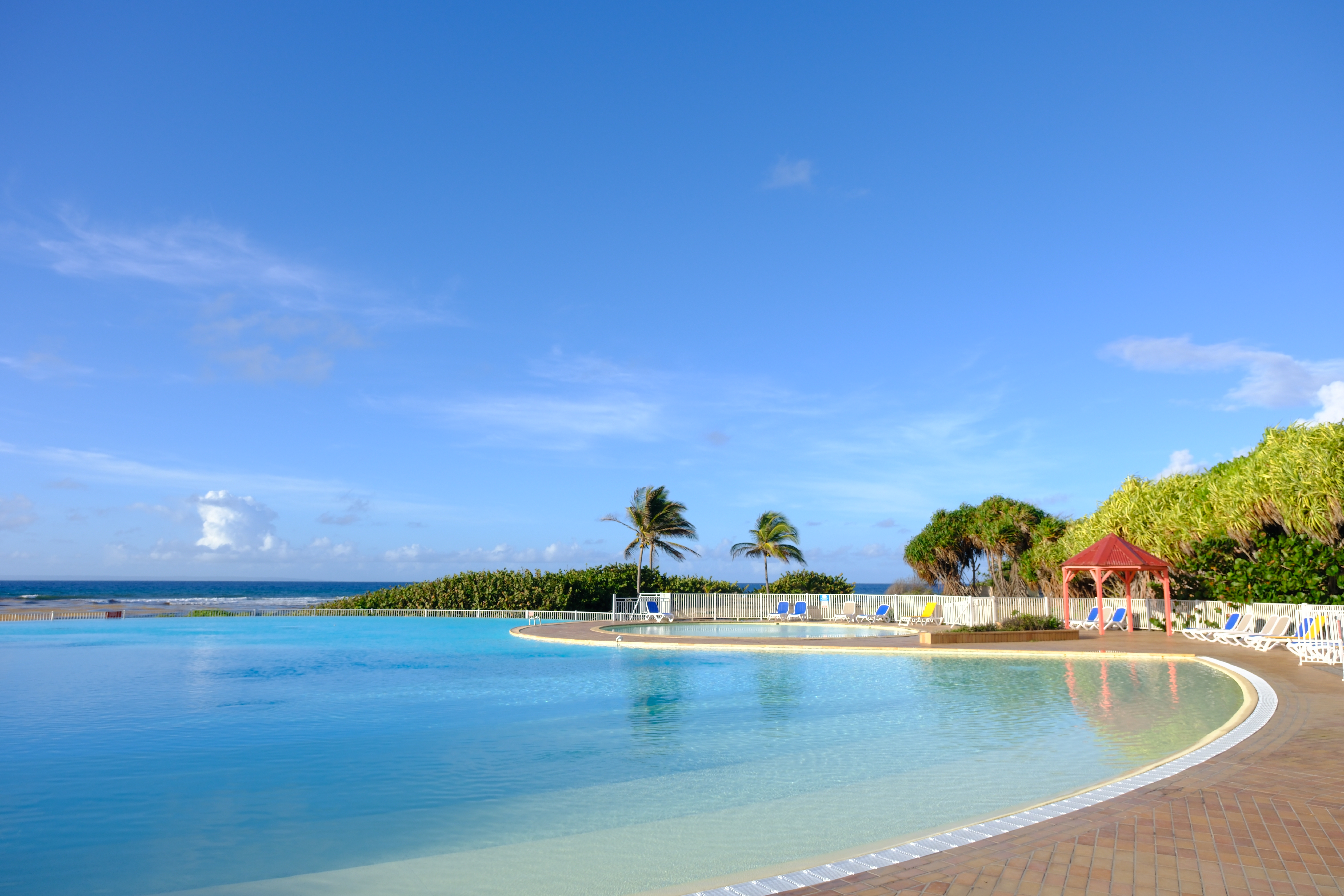 Piscine face au lagon Anse des Rochers